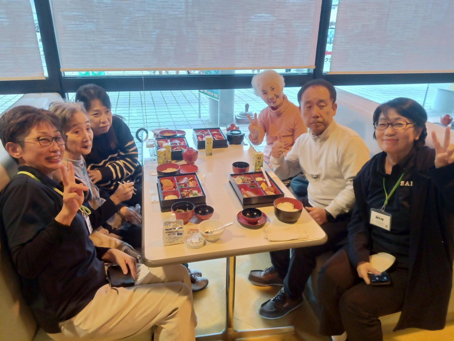 かたた駅前翔裕館(ケアマネジャーの求人)の写真7枚目:大津エリア合同イベントでの様子