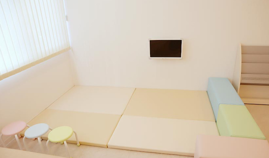 ふなはしファミリークリニックの写真8枚目：お子さま連れの患者様も安心して来院できるよう、安全なキッズスペースを設けています