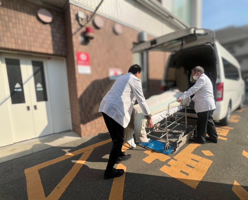 牧病院（ドライバー/配達員の求人）の写真2枚目：送迎に使用する車はデイズ、シエンタ、キャラバンです。