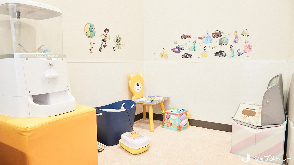 医療法人社団誠明会 ACTデンタルクリニック（歯科衛生士の求人）の写真6枚目：キッズルームです