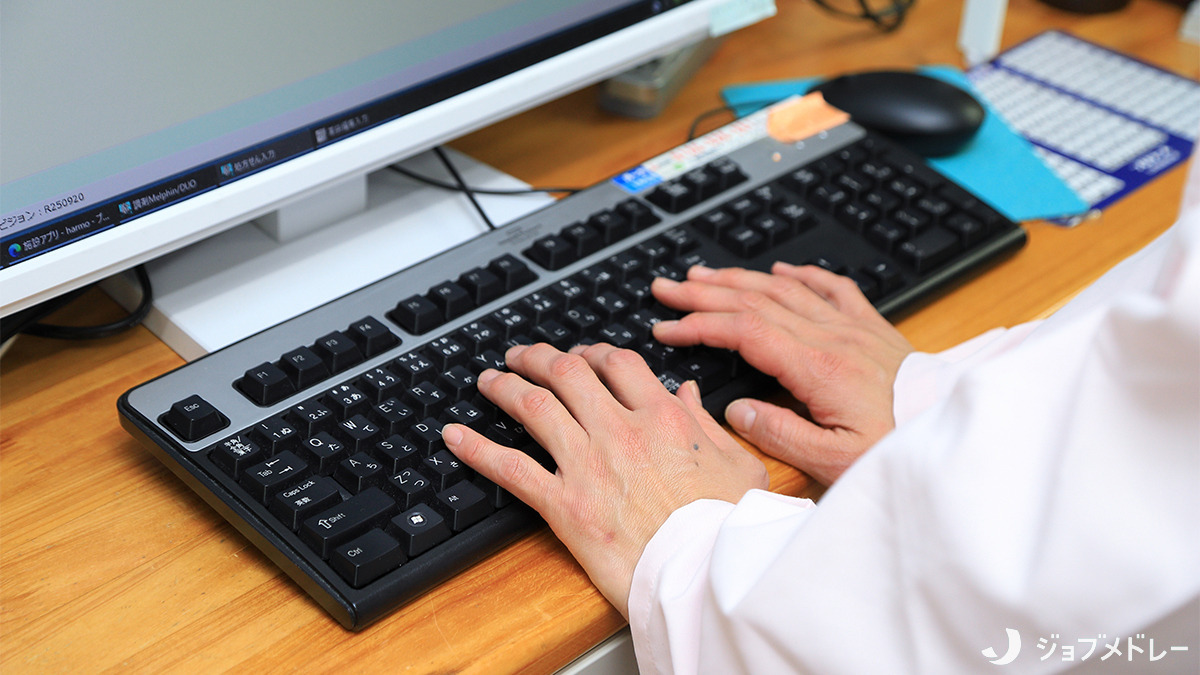 太陽堂薬局田島団地店（調剤事務の求人）の写真12枚目：丁寧な対応を心がけています