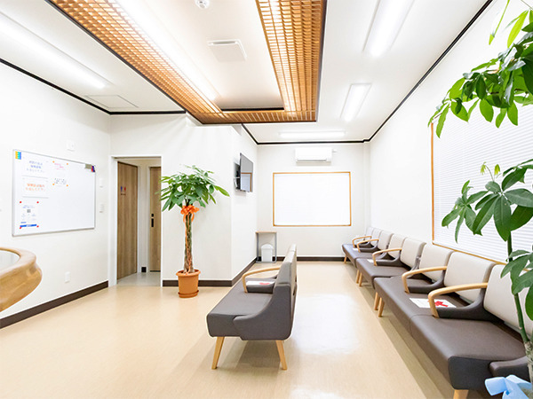 たけうち内科クリニックの写真2枚目：院内は明るく清潔です