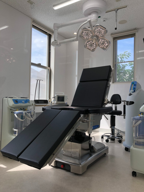 高尾歯科医院(歯科衛生士の求人)の写真5枚目:2Fにはオペ室を完備しています。インプラントの手術時に使用しています。