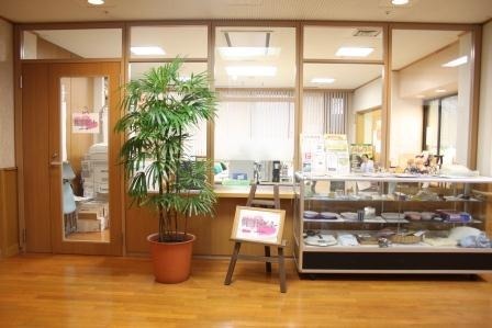 社会福祉法人柊野福祉会 京都市柊野地域包括支援センターの写真2枚目:福祉用具等のご案内ブースなども用意して、気軽に相談できる雰囲気を作っています