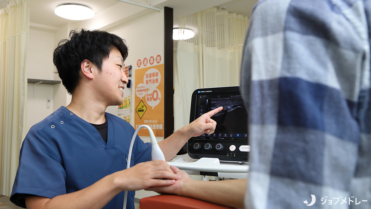 すぎやま鍼灸整骨院 上尾中央院(柔道整復師の求人)の写真12枚目:エコー観察を実施しています