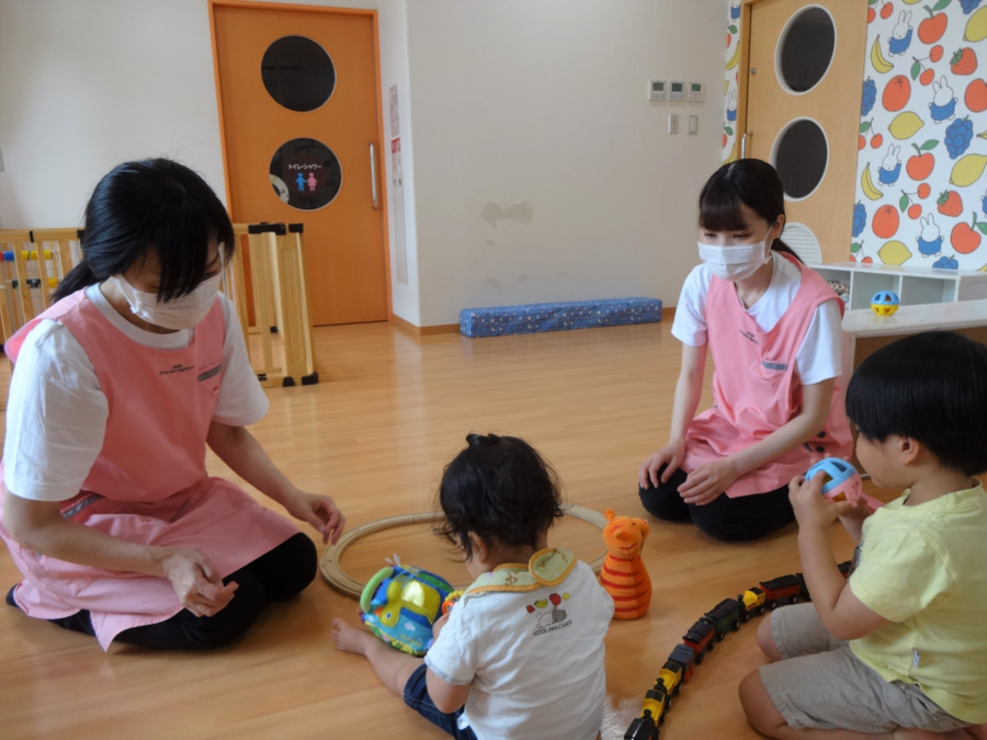 富永病院院内保育所の写真1枚目：定員20名の院内保育所です。０～２歳児のお子さま中心の保育です。