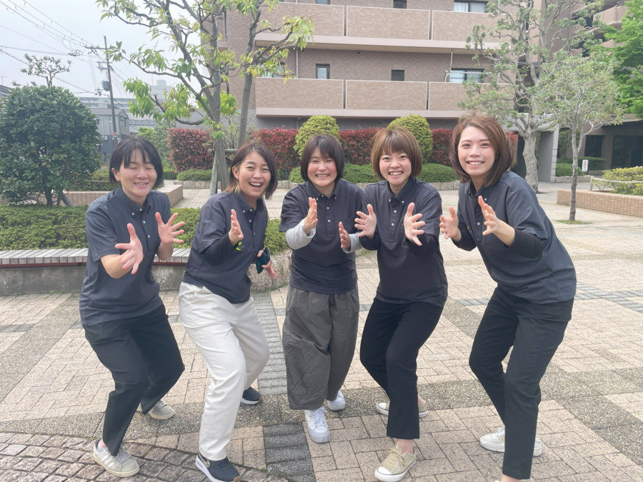 訪問看護ステーションふれみる（医療事務/受付の求人）の写真3枚目：全部門の愉快な事務員さんたちです。