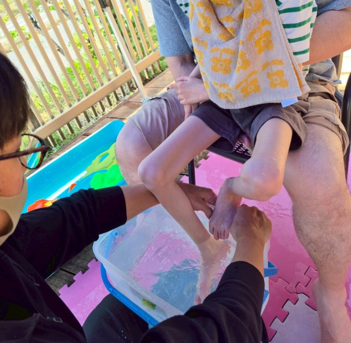 放課後等デイサービス　Cherry Blossom（児童指導員/指導員の求人）の写真15枚目：ひんやり足プール