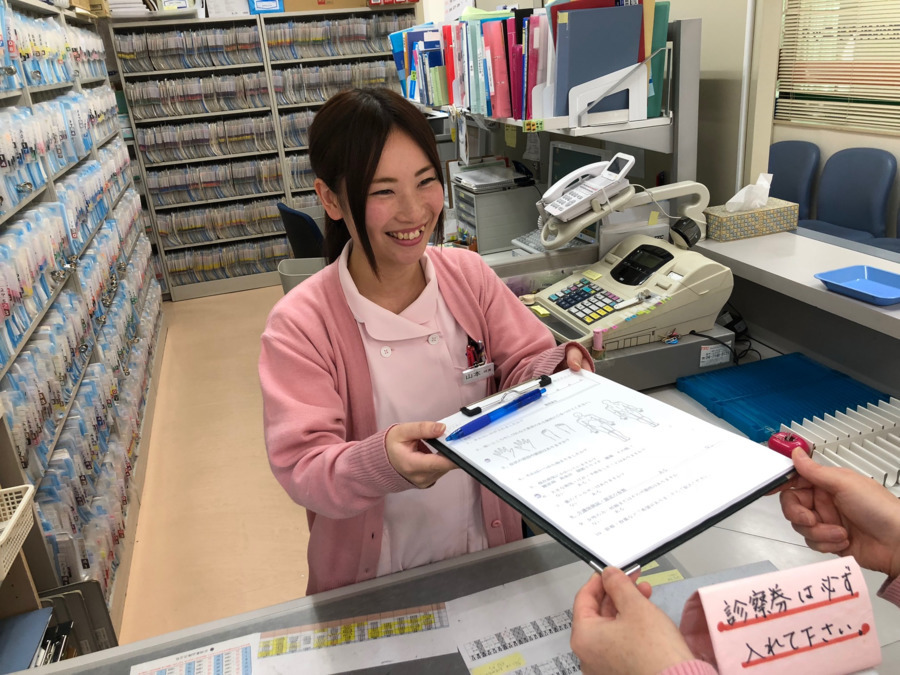 せき整形外科クリニック（医療事務/受付の求人）の写真2枚目：当院は紙カルテとレセコンで運営をしております。