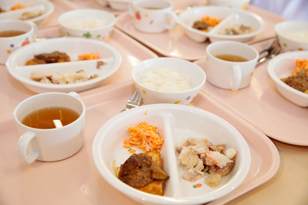 こばと幼稚園（認定こども園）（調理師/調理スタッフの求人）の写真2枚目：温かで栄養豊富な給食が、子どもたちの育ちと保護者の安心に繋がっています