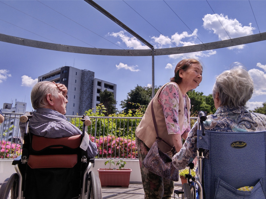 複合施設ここからの写真3枚目:開放感あふれる自慢のテラスは施設入居者様にもスタッフにも大人気。