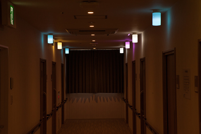 けいすいone'sホームせせらぎ（介護職/ヘルパーの求人）の写真8枚目：見守りセンサーライト「ubu lamp」※関連施設イメージ画像