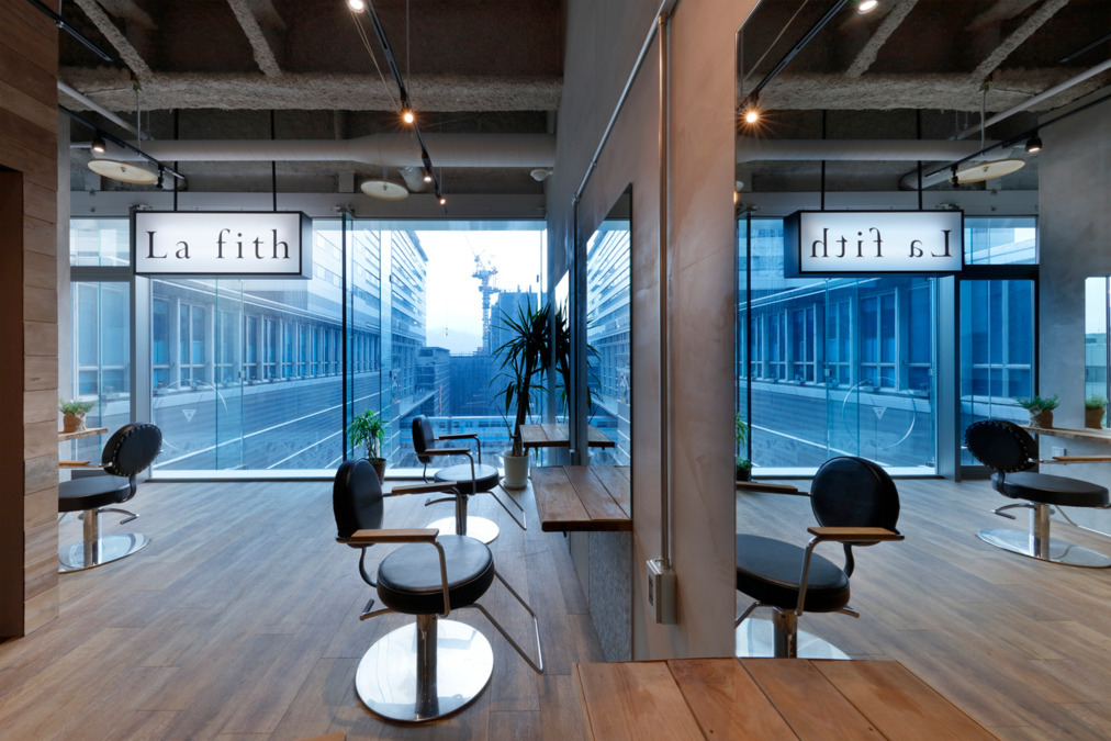 La fith hair copain 小倉店の写真2枚目：