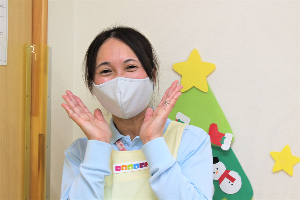 ニチイキッズ本厚木駅前保育園（管理栄養士/栄養士の求人）の写真3枚目：明るく穏やかな園長先生。「自分の得意なことを活かして一緒に働きませんか？」