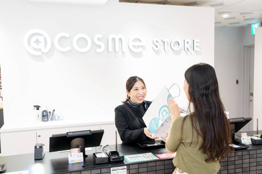 @cosme TOKYO（美容部員の求人）の写真6枚目：