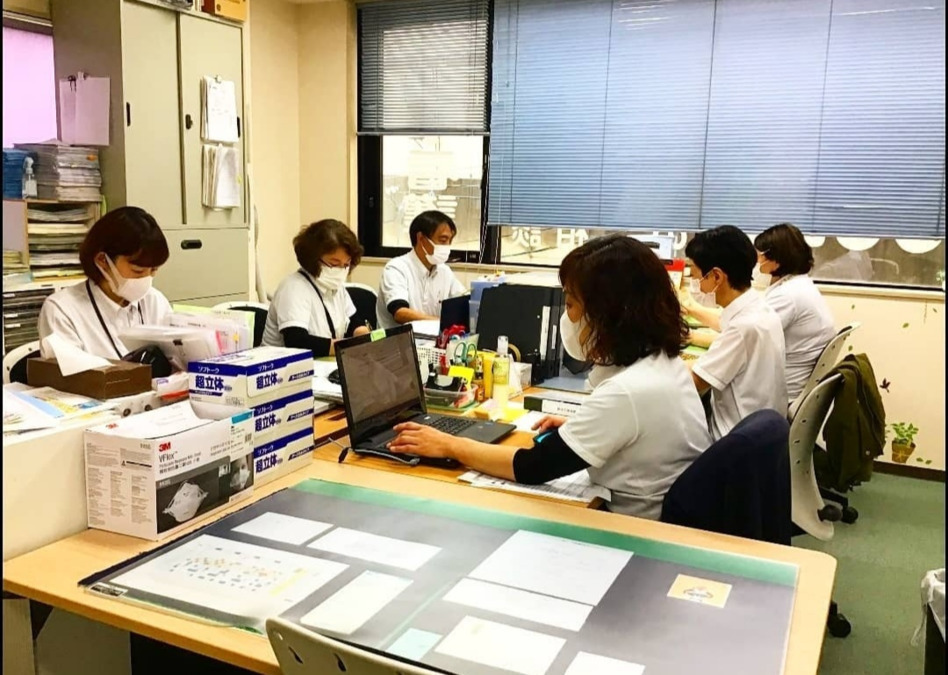 あんり訪問看護ステーションの写真:上新庄駅から徒歩1分。 明るい事務所で業務しやすい環境が整っています。