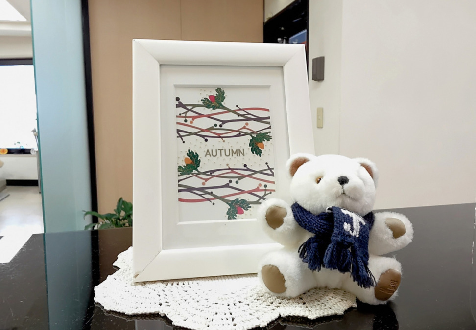 ササガワ・エースデンタル（歯科助手の求人）の写真7枚目：患者さんから毎月ごとに変わる季節のお飾り。皆さま楽しみにされています。 