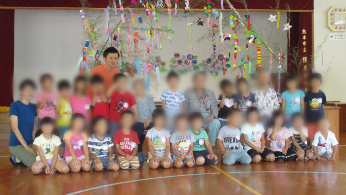 介護老人保健施設 光乃里（介護職/ヘルパーの求人）の写真3枚目：七夕交流会で幼稚園へ慰問した際の様子