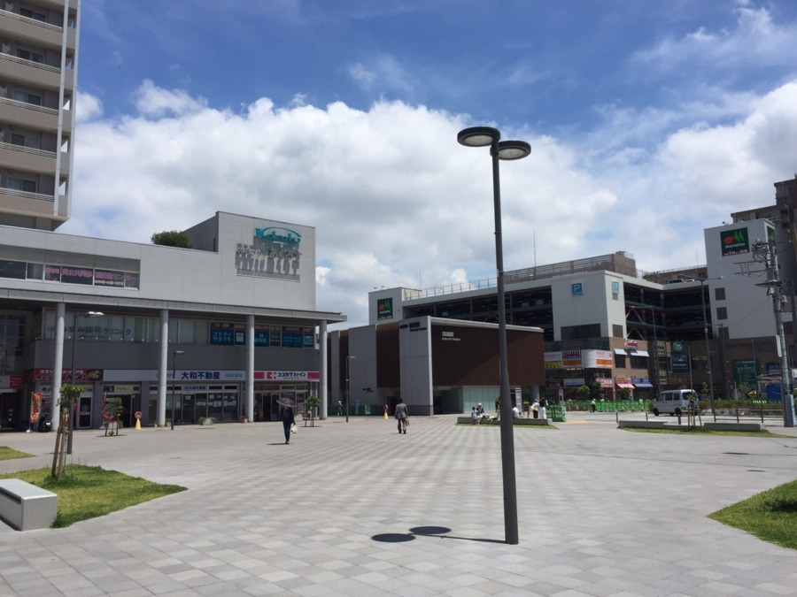 国領薬局　西口店（薬剤師の求人）の写真2枚目：国領駅前
