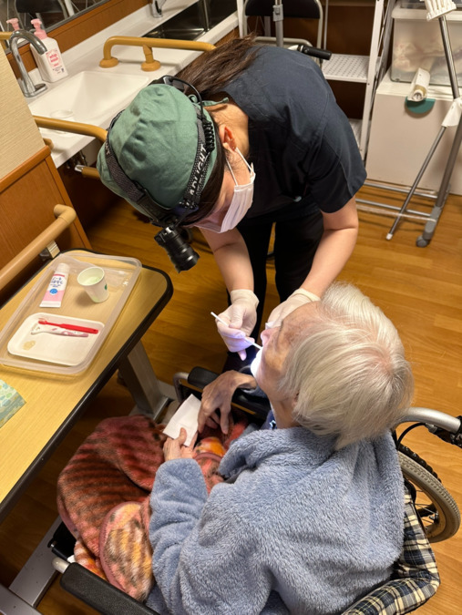医療法人社団　譽会　ほんだ歯科医院　おおたかの森（歯科医師の求人）の写真6枚目：歯科衛生士による口腔内ケア