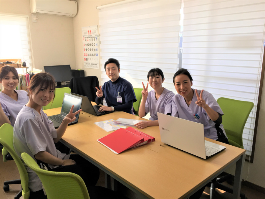 コウジー訪問看護ステーション習志野（看護師/准看護師の求人）の写真5枚目：朝のカンファレンスの様子です！