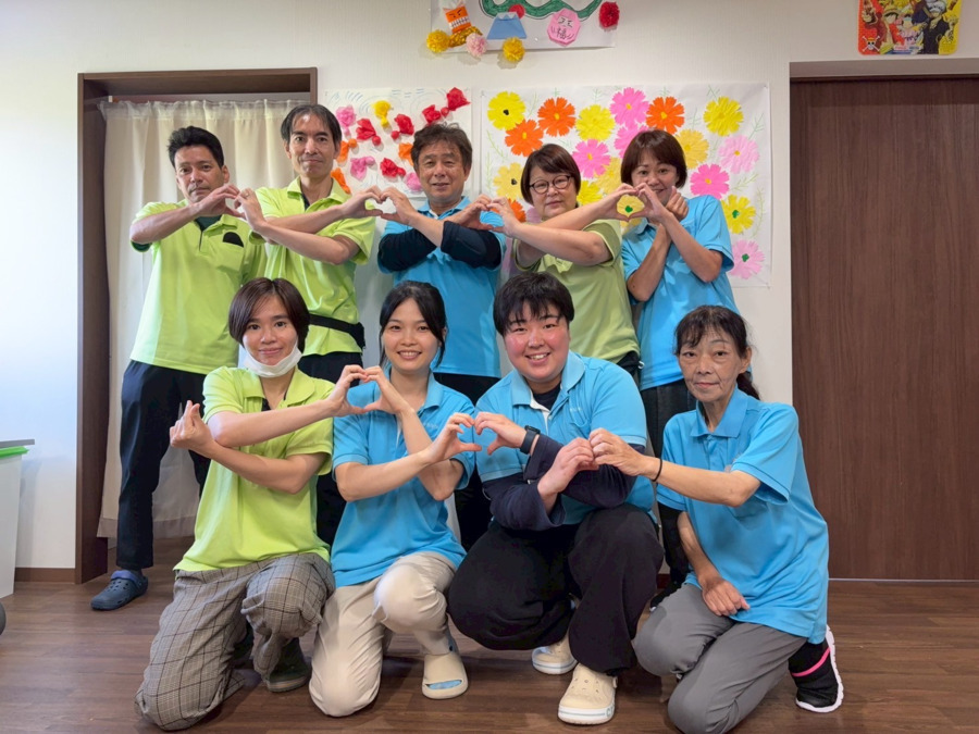 グランエミシス一宮馬見塚(生活支援員の求人)の写真8枚目:皆さんもチームの仲間になりませんか?お気軽にお問い合わせください!