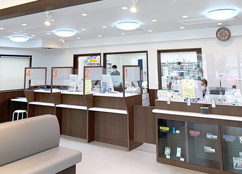 姫路ゆーあい薬局　はりま姫路総合医療センター前店（薬剤師の求人）の写真2枚目：姫路ゆーあい薬局　はりま姫路総合医療センター前店の内観