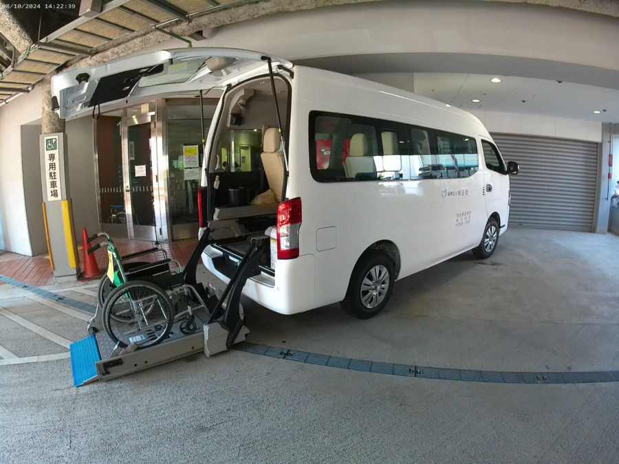 名古屋西病院（介護タクシー/ドライバーの求人）の写真4枚目：送迎車「キャラバン」