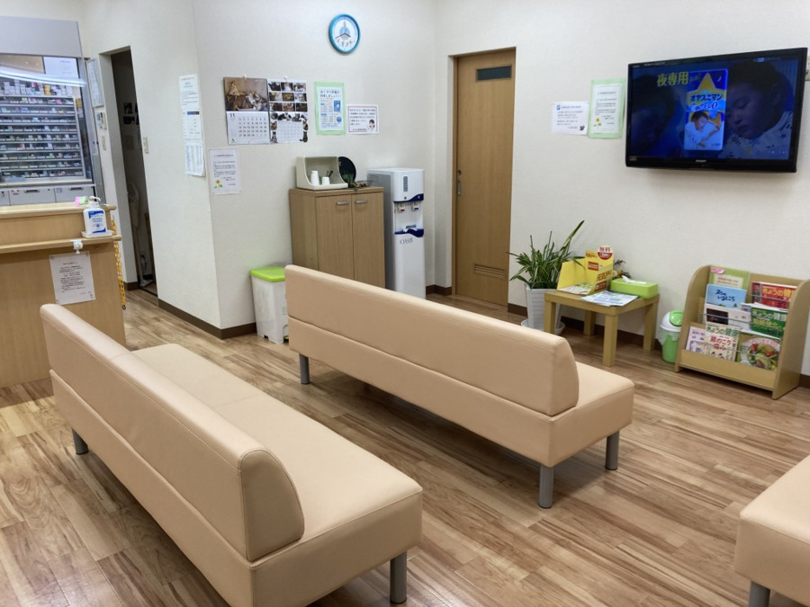 すみれ薬局 岩槻店（薬剤師の求人）の写真3枚目：すみれ薬局 岩槻店の内観2