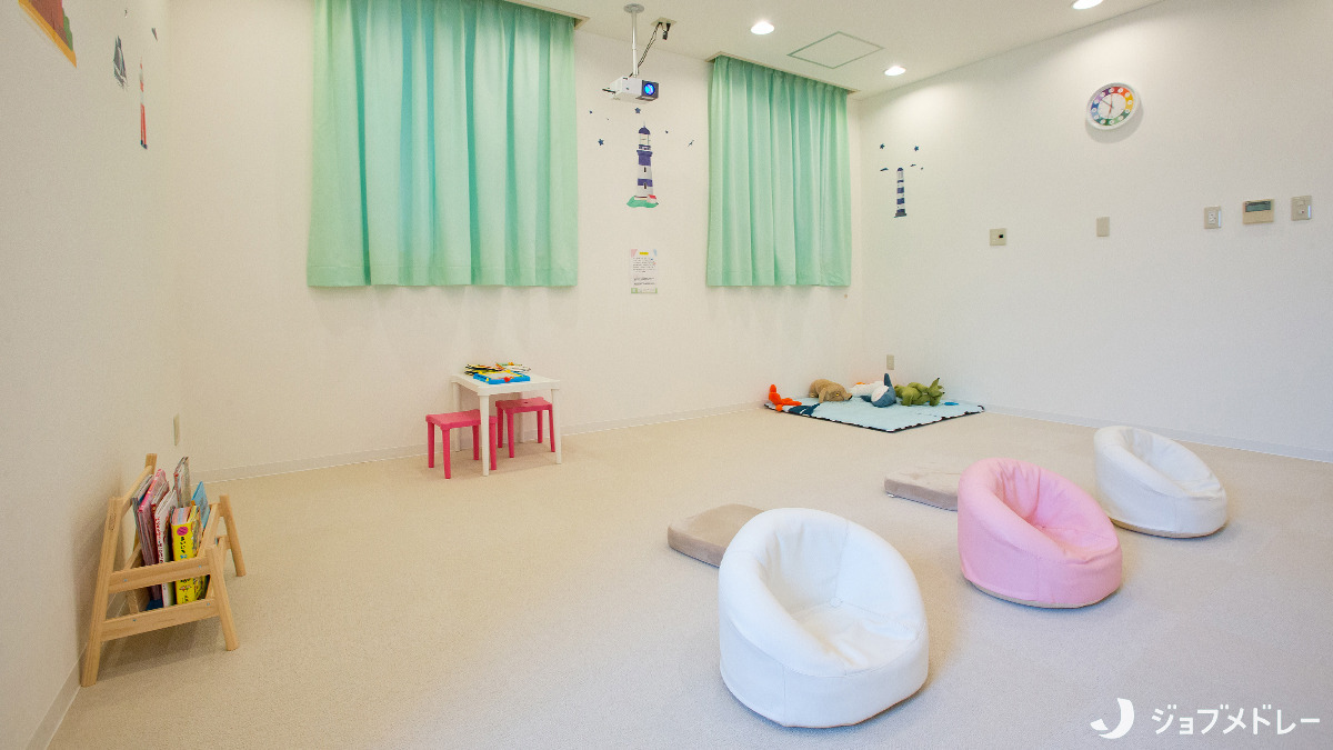 とうだい歯科クリニック（歯科衛生士の求人）の写真11枚目：約10畳の広々としたキッズルームです