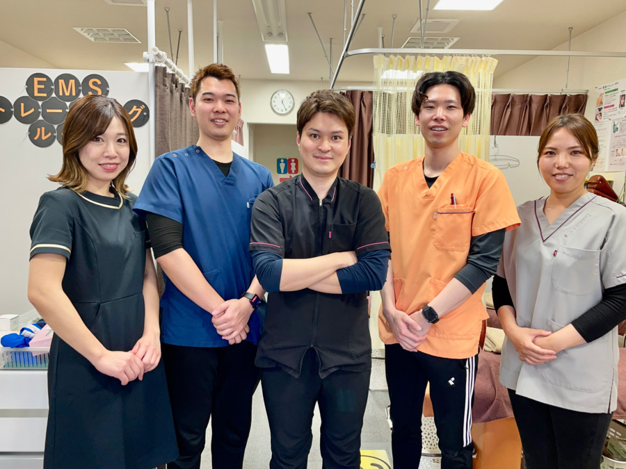 モア整骨院（柔道整復師の求人）の写真3枚目：モア整骨院スタッフ