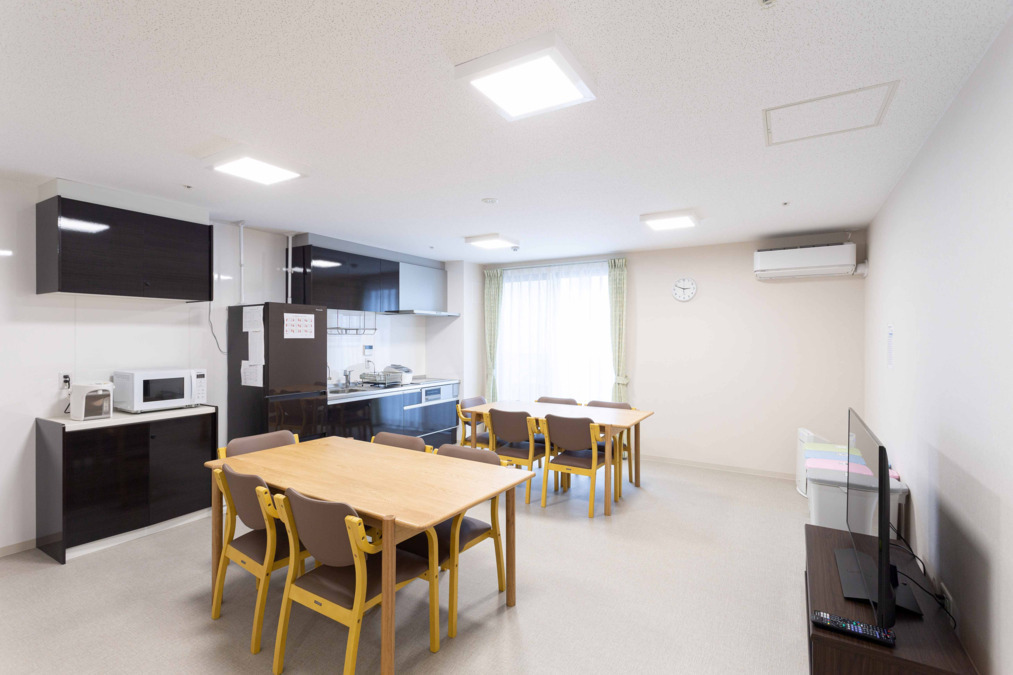 共同生活援助事業グループホームひなた高畑（生活支援員の求人）の写真3枚目：