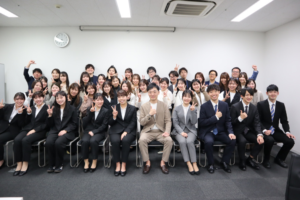 塩釜口駅前歯医者・矯正歯科(保育士の求人)の写真9枚目:躍心会のメンバーです♪助け合いをモットーに日々診療を頑張っています!