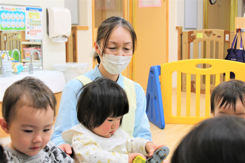 ニチイキッズ本厚木駅前保育園（管理栄養士/栄養士の求人）の写真4枚目：0歳児：6名、1歳児：6名、2歳児：6名の定員18名の小規模保育園です♪