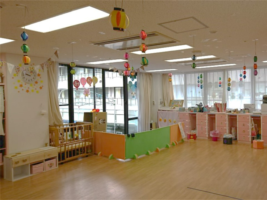 都留市立病院院内保育室みはらしの写真:0・1歳のお子さまを中心に日々3名~7名程お預かりしています。