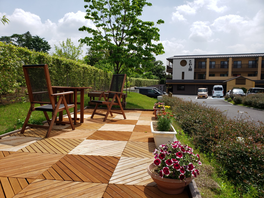 特別養護老人ホーム とわの郷（看護師/准看護師の求人）の写真7枚目：緑豊かな遊歩道