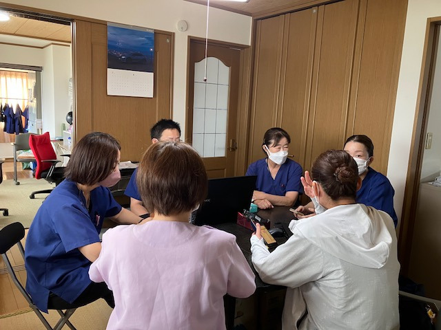 きたなら訪問看護リハビリステーション【2025年04月01日オープン】（理学療法士の求人）の写真2枚目：多職種が密に連携し、情報共有を徹底。チーム一丸となって最善のケアを追求します。