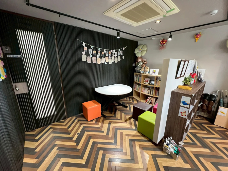 Daisy kids堺（児童指導員/指導員の求人）の写真2枚目：おしゃれなスペースでの活動もありますよ！