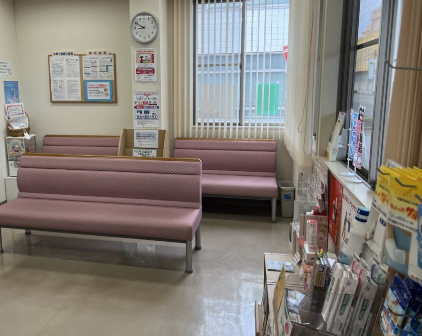 ファーマライズ薬局 卸町店（薬剤師の求人）の写真3枚目：卸町店　待合室
