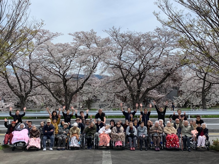 小規模多機能型居宅介護 かさね奈良駅前（介護タクシー/ドライバーの求人）の写真5枚目：ご利用者、職員みんなが家族☆