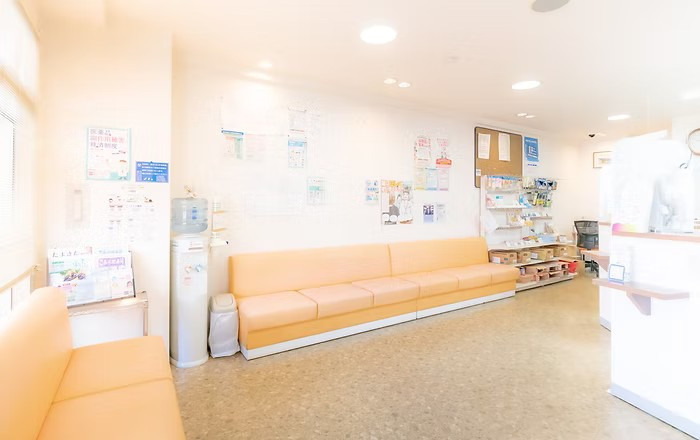 アクア薬局小川店（調剤事務の求人）の写真3枚目：待合室