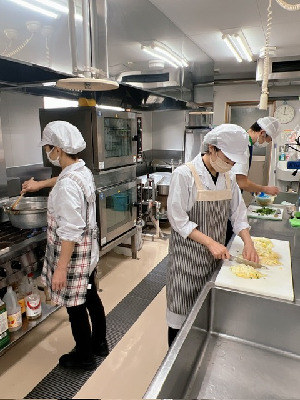 障害者支援施設 春日園（調理師/調理スタッフの求人）の写真2枚目：