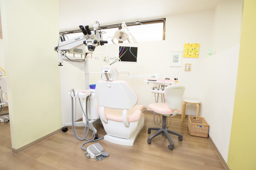 医療法人丈栄会 わたしの歯医者さん（歯科衛生士の求人）の写真6枚目：ユニットは半個室でゆったりと来院者様と向き合えます。