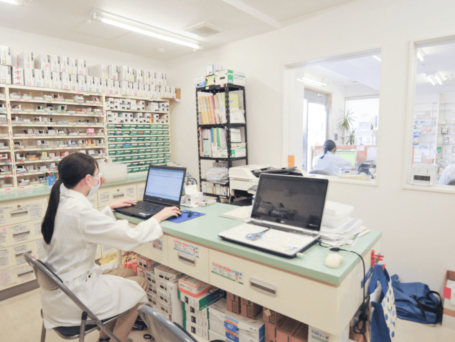 やまかわ薬局大供表町店（薬剤師の求人）の写真2枚目：やまかわ薬局大供表町店の調剤室