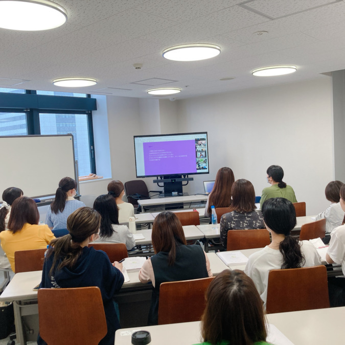 杜の街グレース歯科・矯正歯科(医療法人栄信会)(歯科衛生士の求人)の写真6枚目:研修風景
研修は合同でおこなうことも!