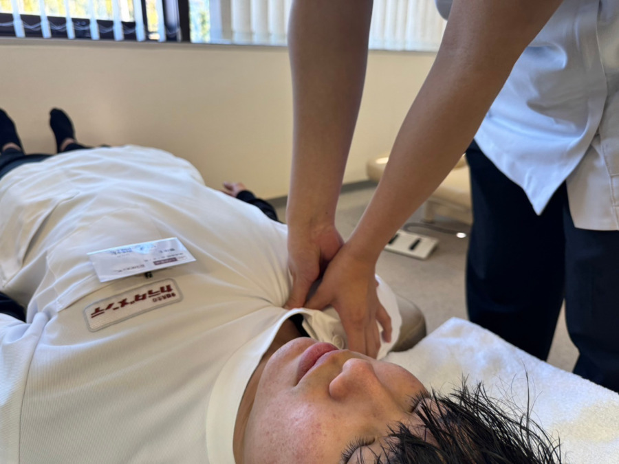 骨盤先生のカラダメンテ　新横浜店（整体師の求人）の写真2枚目：手技を覚えプロデビュー