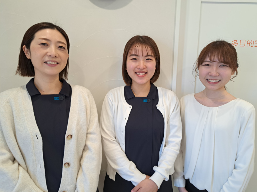 京都からすま御池まり心療内科クリニック（医療事務/受付の求人）の写真9枚目：やりがいを感じ、楽しく学びながら成長できる、オープンな職場です。