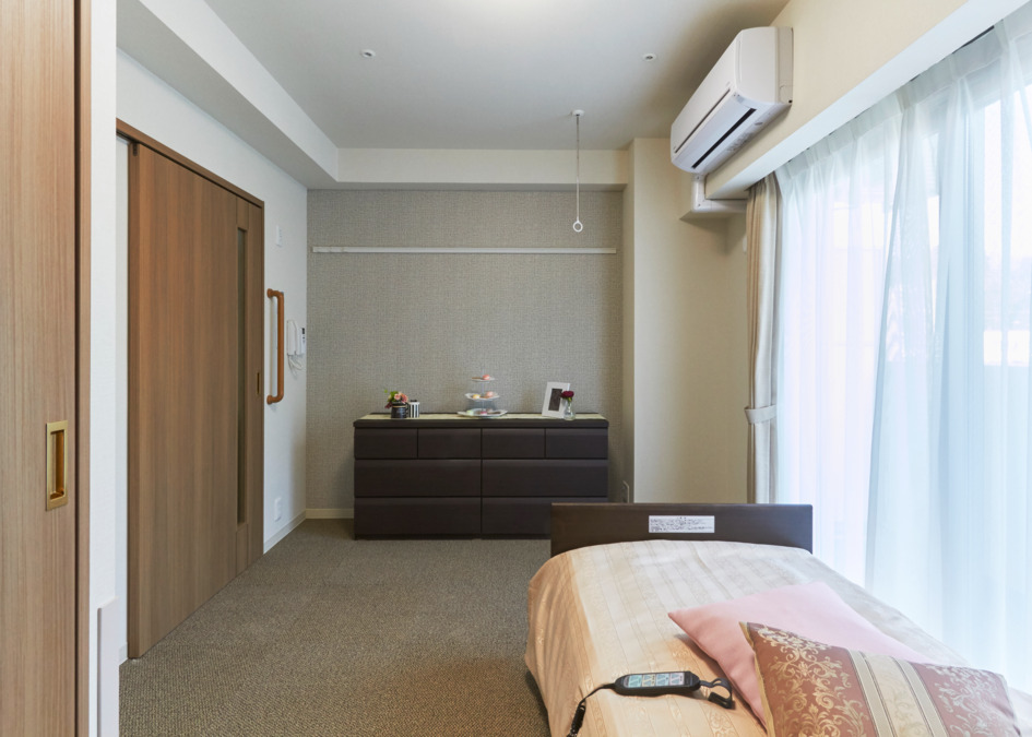 ミモザ横濱花梨苑サービス付き高齢者向け住宅の写真5枚目：居室です。ご利用者が生活する中で、心からホッとできる環境作りに努めております。