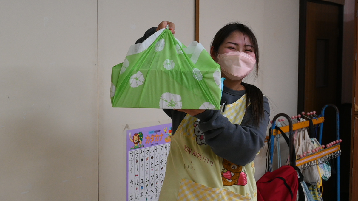 立華学苑の写真8枚目：１２月追加　ビンゴ大会の様子
しゃぶしゃぶセットが当たり、一人で食べれるかな？