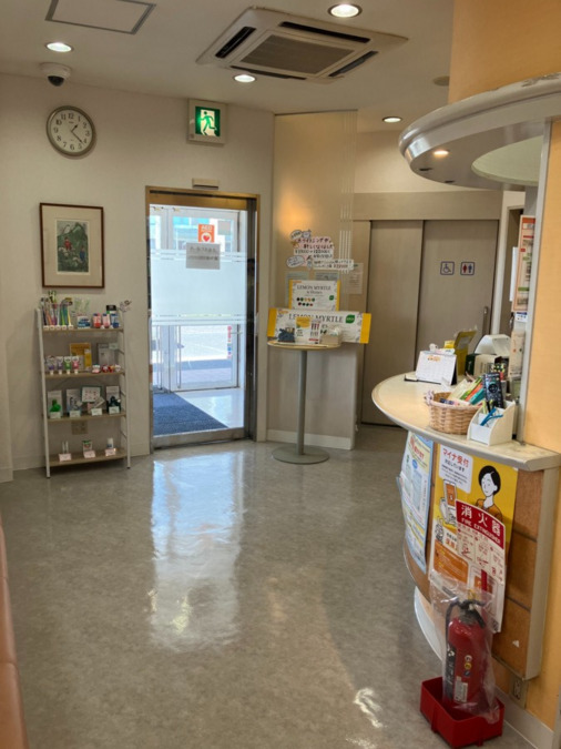 めぐみ歯科クリニック行橋の写真3枚目：広々とした待合室ではリラックスして頂けるよう気を付けています。